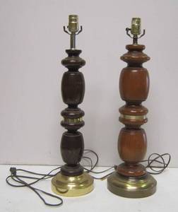 lot 561 image: 2 Turned Wood Table Lamps