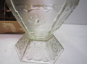 lot 566 image: Americana Glass Punch Set