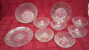 lot 586 image: Lot of Pressed Glass Flower-themed Glasswear