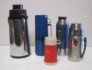 lot 593 image: Lot of thermoses