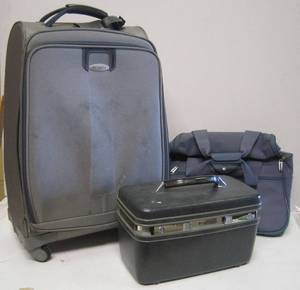 lot 598 image: Samsonite luggage