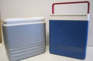 lot 615 image: 2 Igloo Ice Chests
