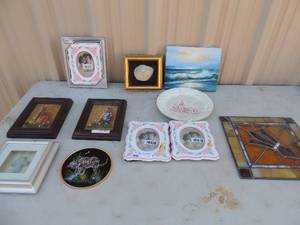 lot 268 image: Various 5x7 wall art three 3x5 new frames and more