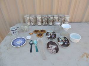 lot 272 image: Trinity oval plates x 3   Friendly Village cups x 8 and other household dcor