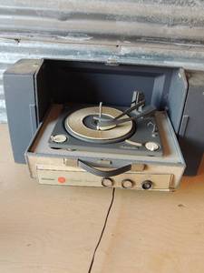 lot 308 image: Westinghouse  record player PORTABLE  unknown working condition