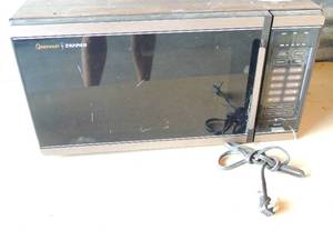 lot 309 image: Spacesaver Tappan microwave unknow working condition