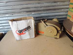 lot 314 image: Better Pack paper tape machine with  tape