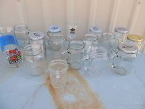 lot 18 image: 13 mason jars some with lids