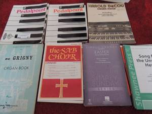 lot 45 image: MUSIC BOOKS - SHEET MUSIC QTY 16 PEDALPOINT, DE GRIGNY SAB CHOIR ORGAN SOLOS PLUS