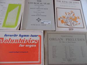 lot 51 image: MUSIC BOOKS - SHEET MUSIC QTY 5 - LITURGAL YEAR BACH ORGANIST PORTFOLIO VOLUNTAIRIES FOR ORGANS KING OF LOVE
