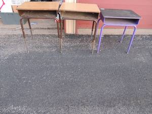 lot 253 image: 3 vintage school desks