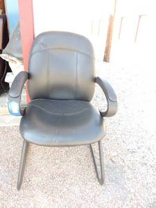 lot 54 image: 2 black deskoffice  chairs in great condition do not roll