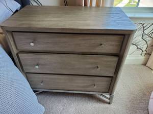 lot 6 image: Riverside 3 Drawer Side Table
