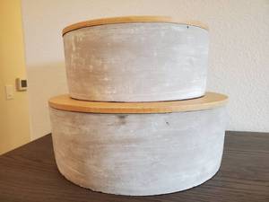 lot 18 image: Creative Co-op Round Cement Containers with Bamboo Lids