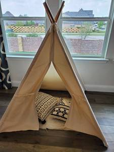 lot 40 image: Kids Canvas Tepee with Wooden Supports