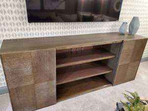 lot 61 image: Universal Playlist Stacking Media Console