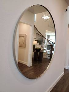 lot 109 image: Metal Framed Round Mirror