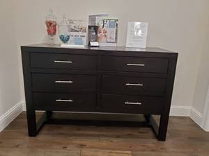 lot 135 image: Wood 6-Drawer Cabinet by Indiana Furniture
