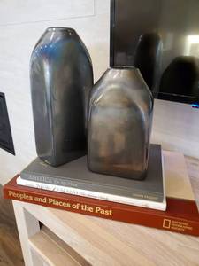 lot 155 image: Iridescent Glass Vases  3 Books