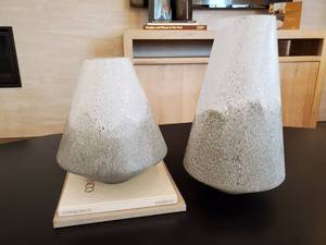 lot 157 image: Pair of Vases & 2 Books