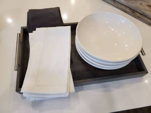 lot 169 image: Bowls & Cotton Napkins with Tray
