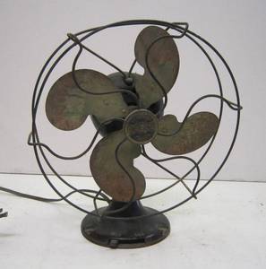 lot 635 image: Emerson 10 metal fan