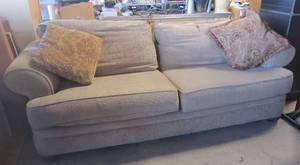 lot 659 image: sofa
