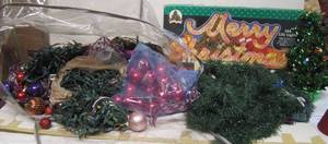 lot 681 image: Lot of Christmas Ornaments & Lights
