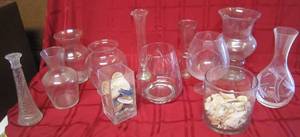 lot 717 image: 12 Clear Glass Vases