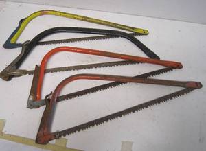 lot 723 image: 4 Bow Saws