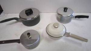 lot 750 image: 4 Pots