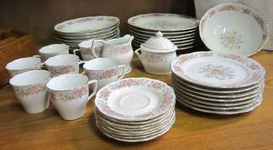 lot 731 image: Set of Remington Fine China