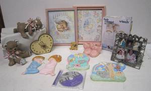 lot 761 image: Baby Items