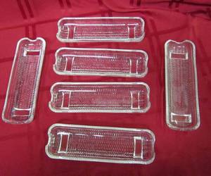 lot 784 image: 6 Vintage Glass Corn Dishes