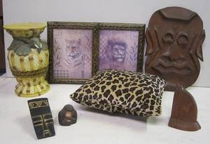 lot 683 image: Lot of African Themed Items