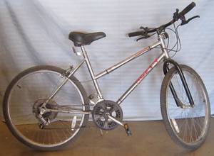 lot 814 image: Huffy Cavern Bicycle