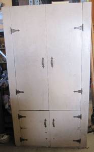 lot 823 image: 4 Door Storage Cabinet