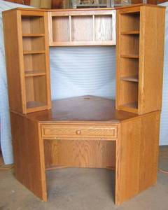 lot 824 image: Simply Amish Solid Wood Desk &amp Hutch