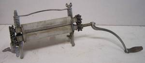 lot 833 image: Antique Wringer