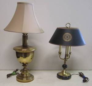 lot 834 image: 2 Table Lamps