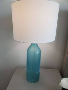 lot 5 image: Frosted & Crackled Blue Glass Table Lamp