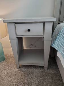 lot 7 image: Folio 21 One Drawer Bed Side Table