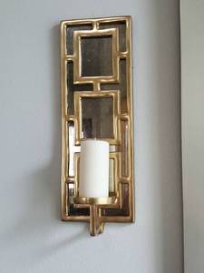 lot 18 image: Pair of Brass Candle Sconces