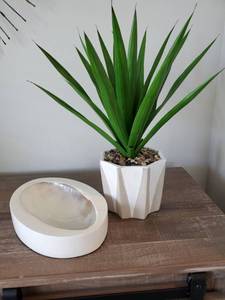 lot 54 image: Oval Bowl & Faux Plant