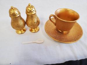 lot 2 image: Wheeling Gold China & More