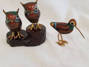 lot 15 image: Enameled Wood Owl & Bird Figurines, Vintage