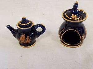 lot 16 image: Limoges Castel Cobalt Blue with 22K Gold Miniatures