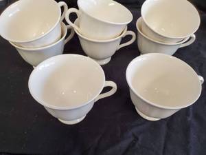 lot 24 image: 8 Wedgwood Coffee Mugs, Vintage