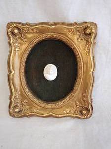 lot 31 image: Vintage Framed Cameo