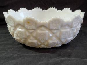 lot 36 image: Milk Glass Bowl
